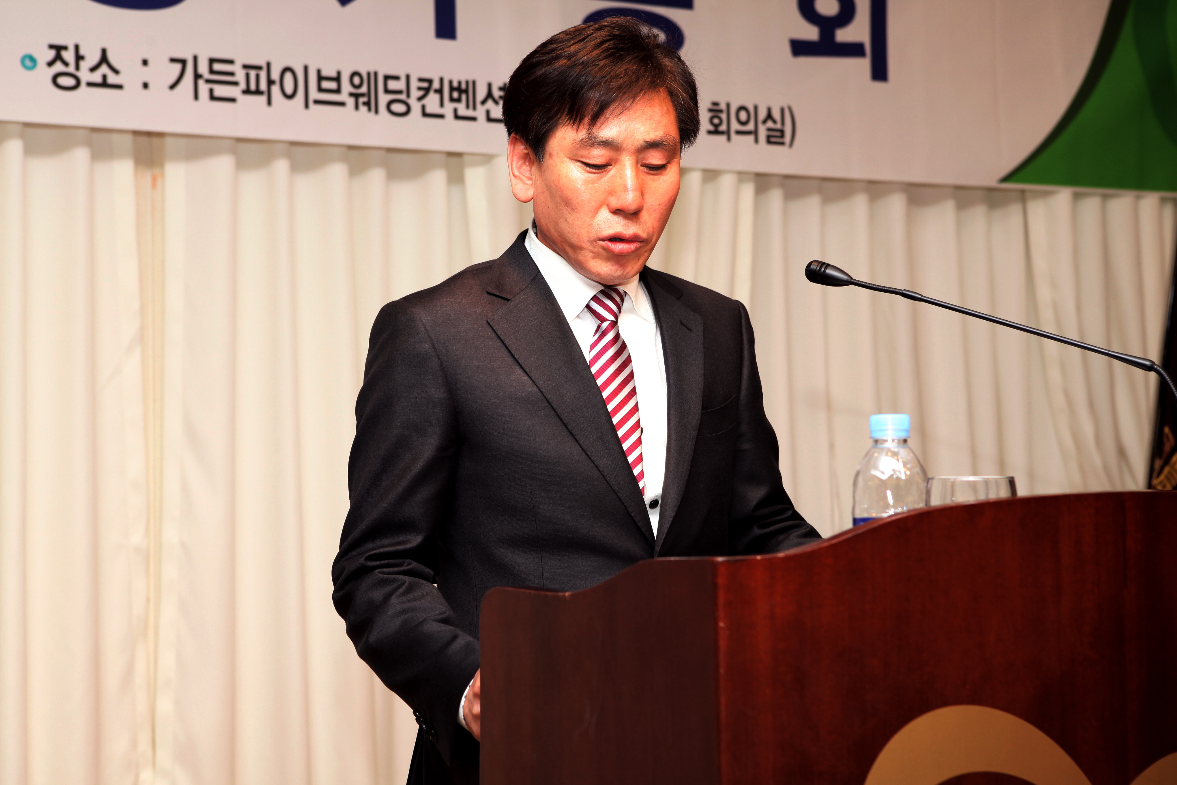 13년 총회 창립선언문 낭독(태백지회장).JPG